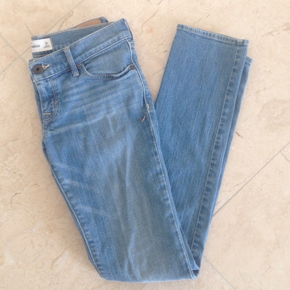 🔴 Abercrombie Skinny Medium Wash Jeans