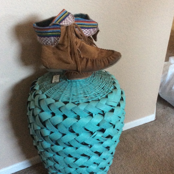 Moccasin half boot