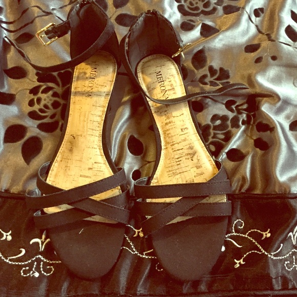 Cute strap sandals