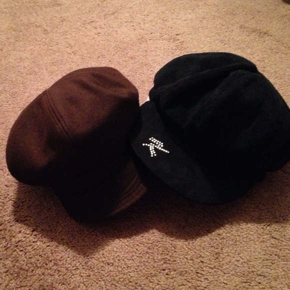 SOLD😎Caps 2 for 1 black suede & brown wool. - Picture 2 of 3