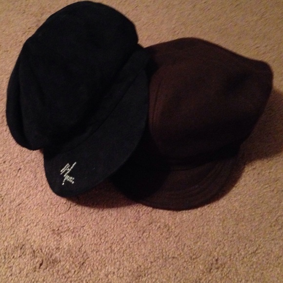 SOLD😎Caps 2 for 1 black suede & brown wool. - Picture 3 of 3