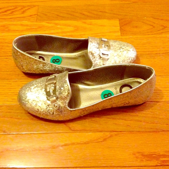 G by Guess flats