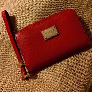 NWOT Red MICHAEL KORS Phone Zip Around Wallet
