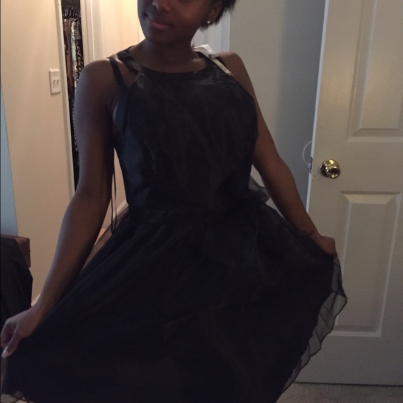 Dress - Picture 3 of 4