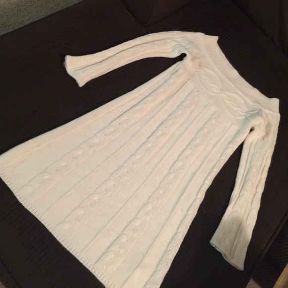 Quarter sleeved sweater dress