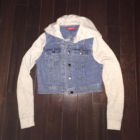 Forever 21 long sleeve jean jacket!