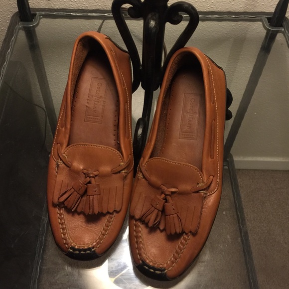 🌓COLE HAAN LEATHER MOCCASINS WITH TASSELS! EUC!🌓