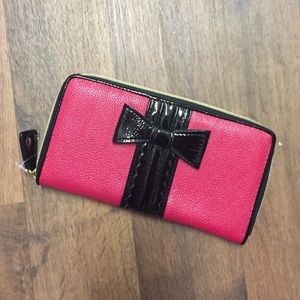 🎉️Host  Pick🎉 Betsey Johnson NWT Wallet