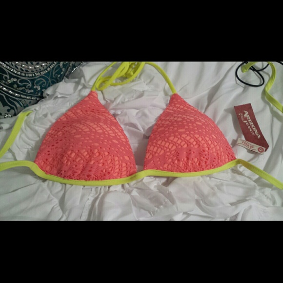 Brand new bikini top - Picture 2 of 2