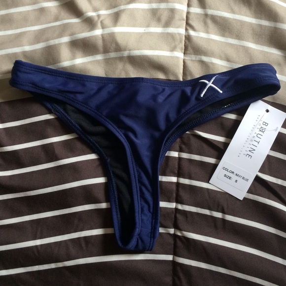 New swim bottom with tags