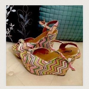 Chevron Multicolor wedge sandals size 7.5