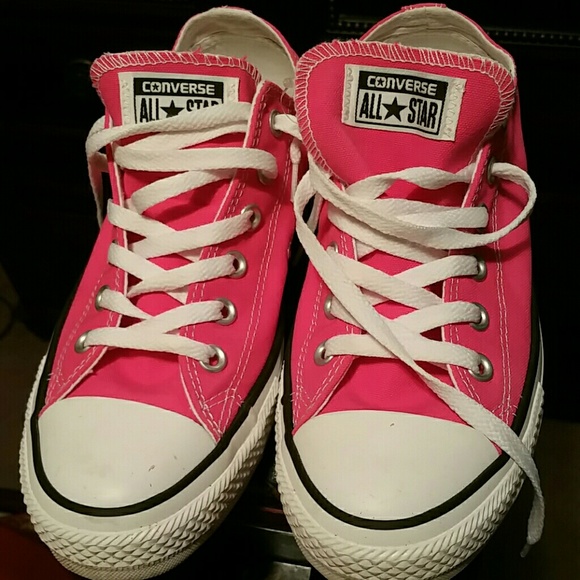 Converse still in the boxs - Picture 2 of 3