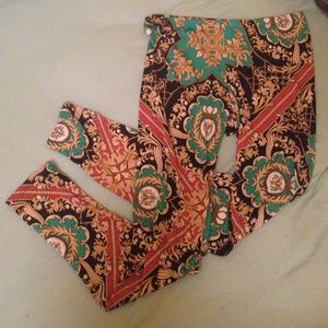 Cool + cute patterned leggings