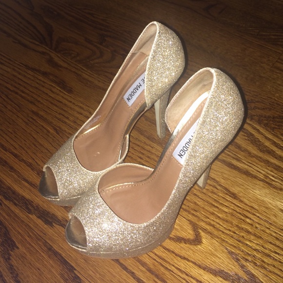 STEVE MADDEN gold heels