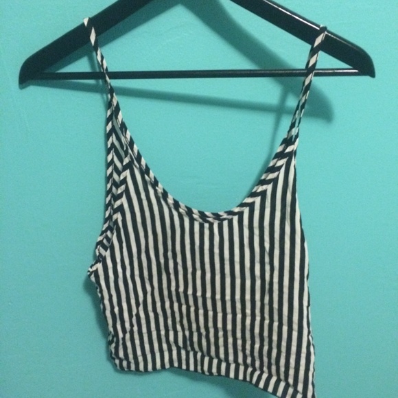 Brandy melville vertical striped tank top!! - Picture 3 of 4