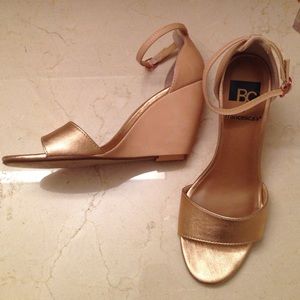 Nude & Gold Wedges