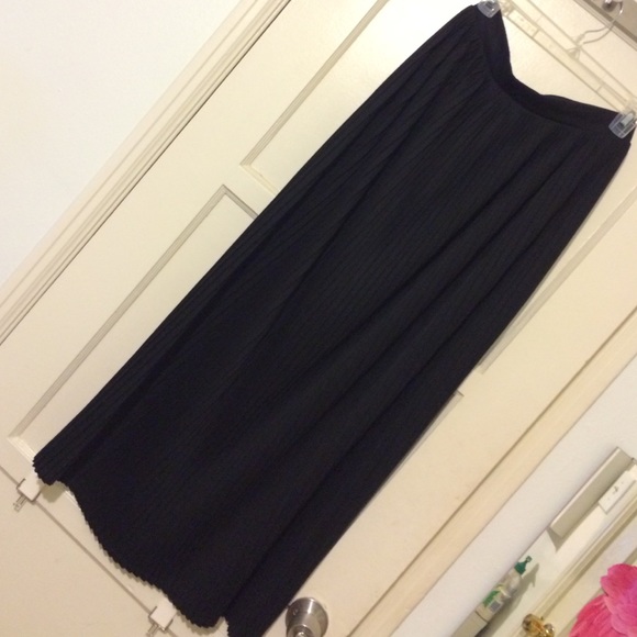 Pleaded Maxi skirt