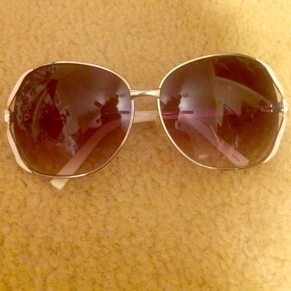Steve Madden sunglasses
