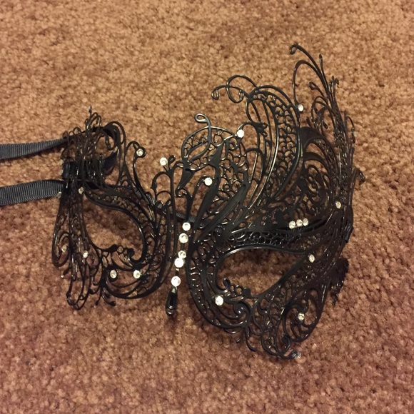 Masquerade mask