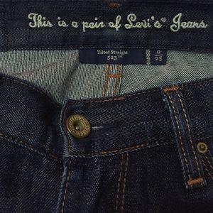 Tilted Straight 523 Levi's 0/25