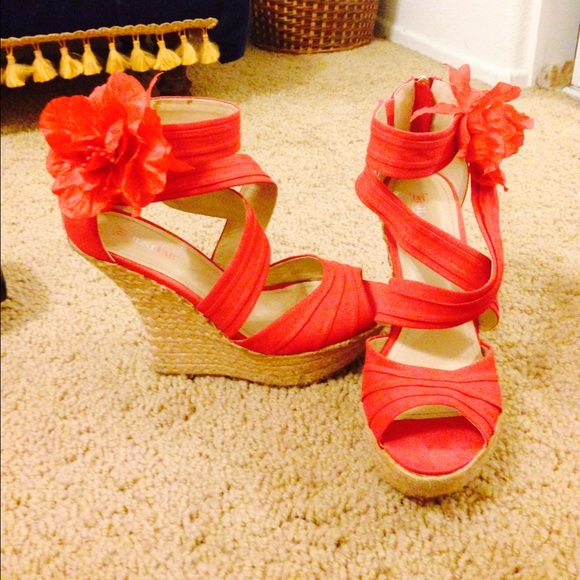 ❌SOLD IN BUNDLE❌MAKE AN OFFER! Wedges