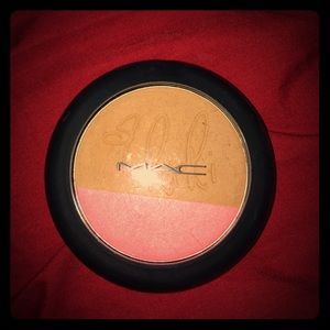 MAC limited edition Rihanna Bronzer/Blush