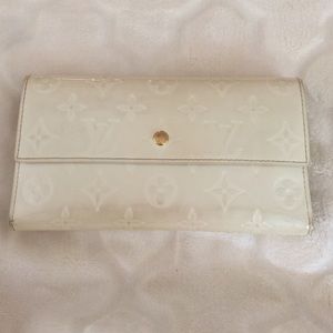 Authentic Vernis Louis Vuitton Sarah Wallet