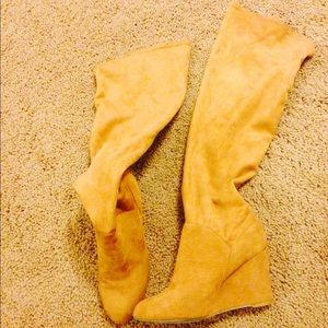 MAKE AN OFFER! Knee high boots
