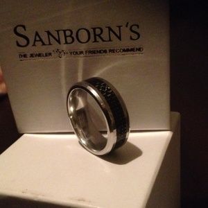 Like new Men's Titanium Ring