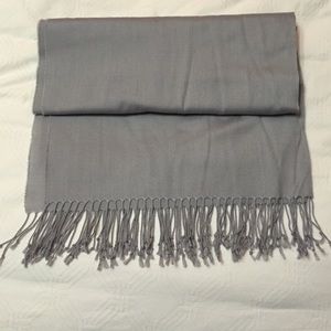 Gray pashmina