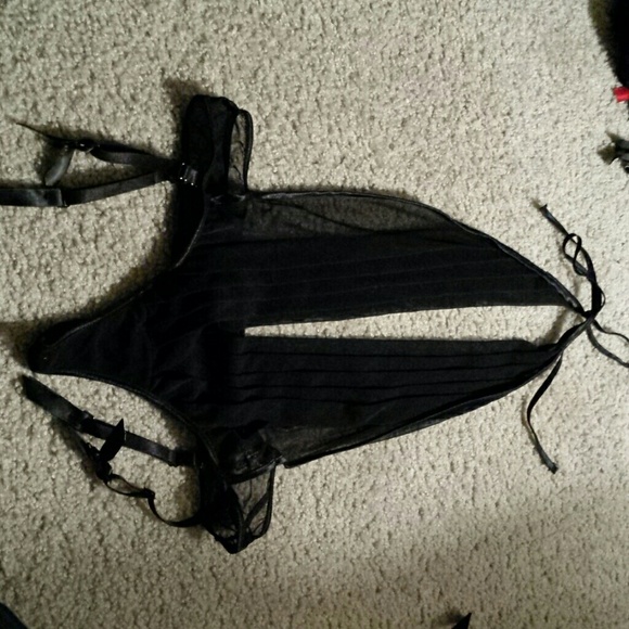 NWOT Pleated Mesh Teddy