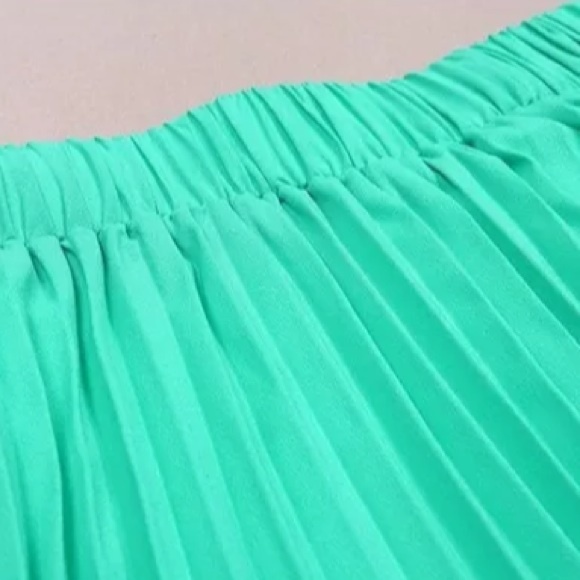 Lavender Skirt Maxi Pleaded - Picture 3 of 3