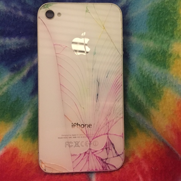Cracked iPhone 4 - Picture 2 of 2