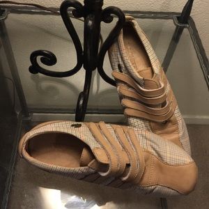 🎉HP 10.12.15 🎉 LACOSTE SHOES! PRE-lLOVED! EUC!🎉