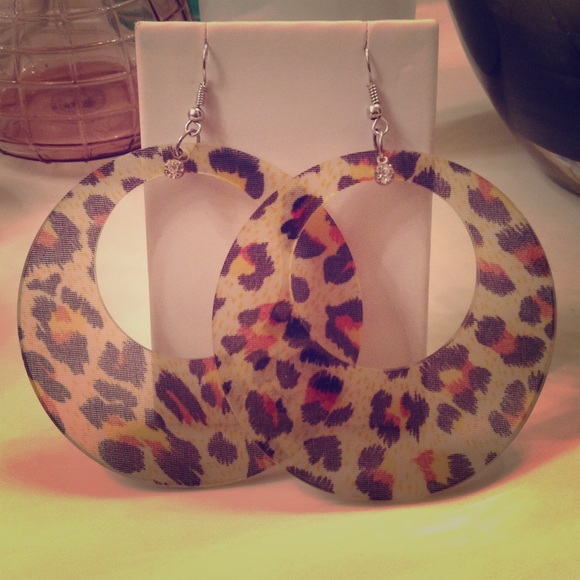 LEOPARD PRINT earrings! - Picture 1 of 3