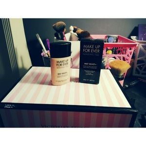 2 HR SALE! Authentic MakeUp Forever Mat Velvet