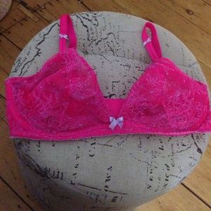 Victoria's Secret Lace Bra 38DD NWOT