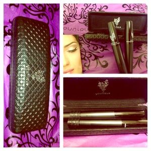 Younique 3D fiber lashes mascara