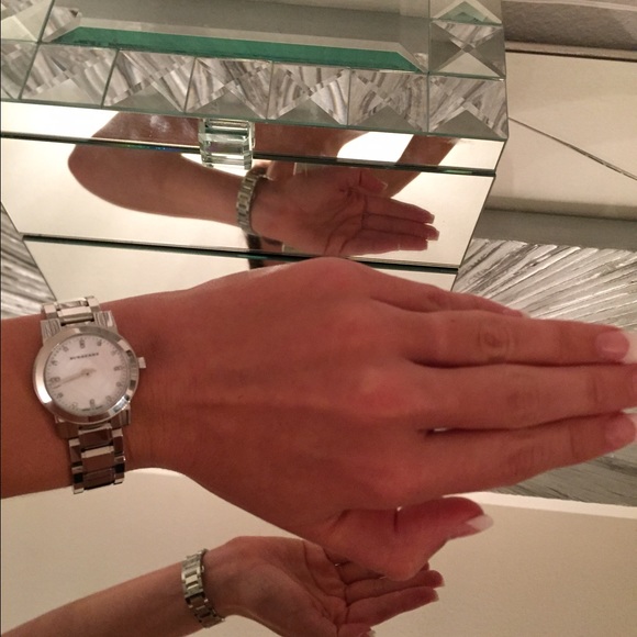 Burberry diamond watch⌚️??