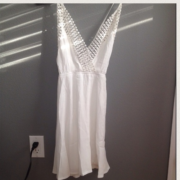 Lulus white summer dress 🌻