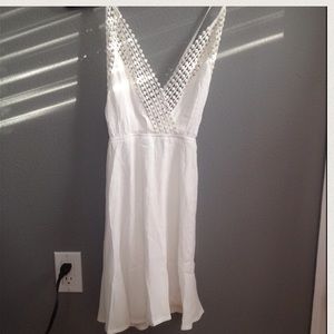 Lulus white summer dress 🌻