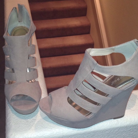 Nude Bamboo Wedges
