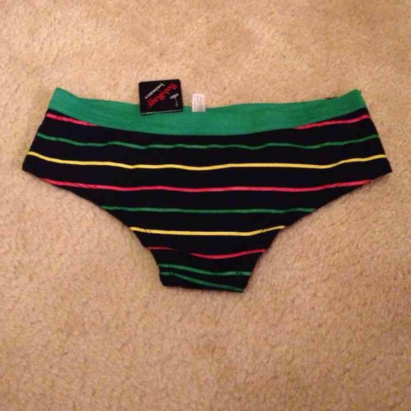 ❌SOLD❌ NWT pot leaf undies - Picture 2 of 3