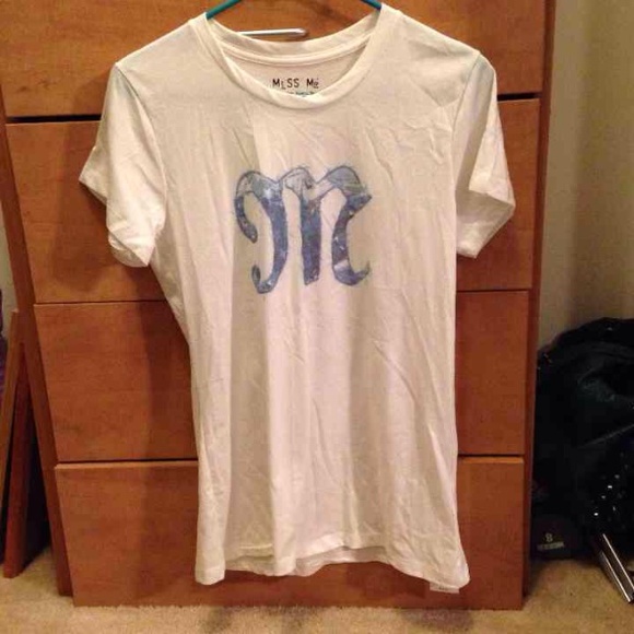 ❌SOLD❌ NWT Miss Me T shirt - Picture 1 of 3