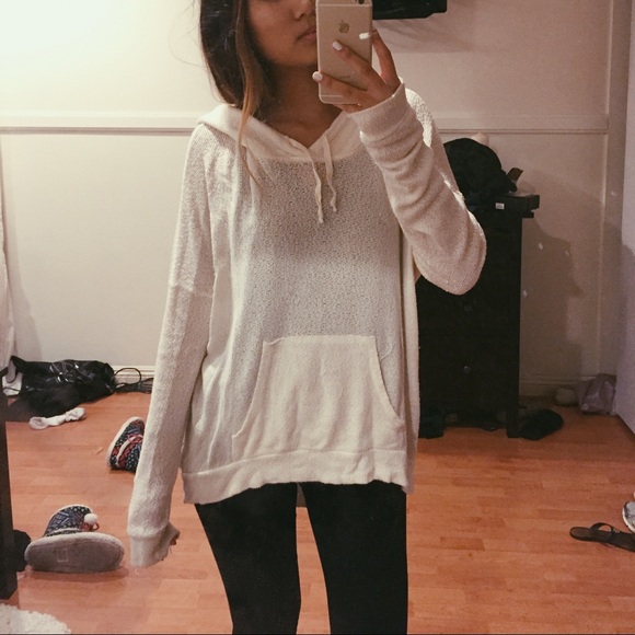 ⛔️SOLD⛔️White brandy soft sweater