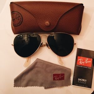 Authentic Ray-Ban Gold Aviators ✨HOST PICK!