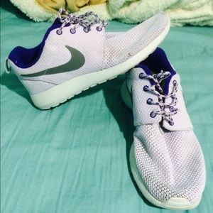 Nike's Roshes