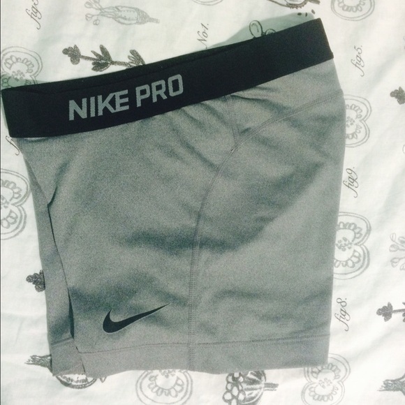 Gray Dri fit Nike Pro's