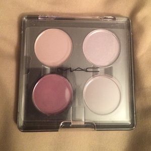 MAC EYESHADOWS