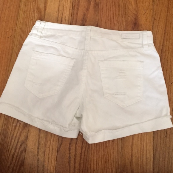 Brand new with tag Blank NYC white cutoff shorts - Picture 3 of 4